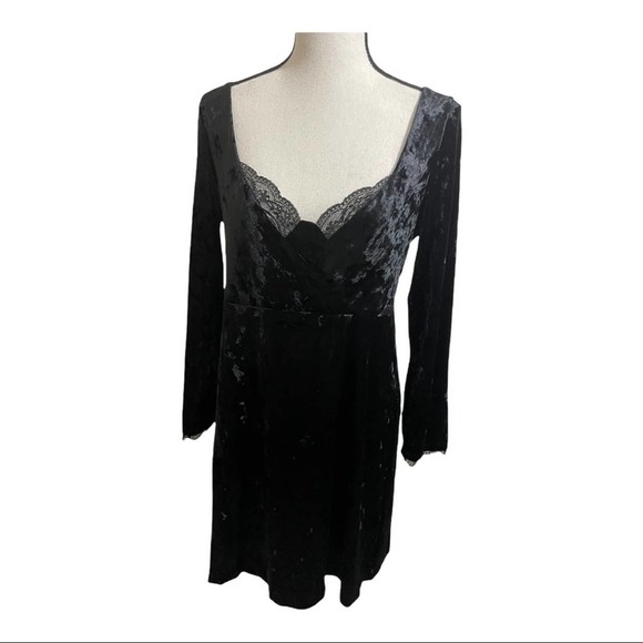 Free people New Kat velvet Aline dress size Medium black long sleeve NWT - Picture 3 of 8